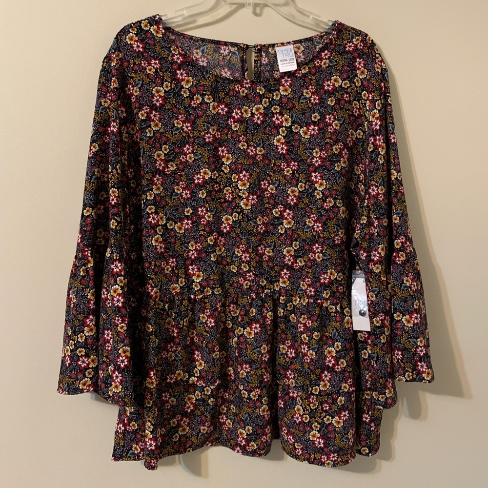 TIME AND TRU  top size XXXL with bell sleeves
